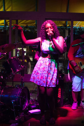 Lin Lin - Lead singer of Different SrokeZ